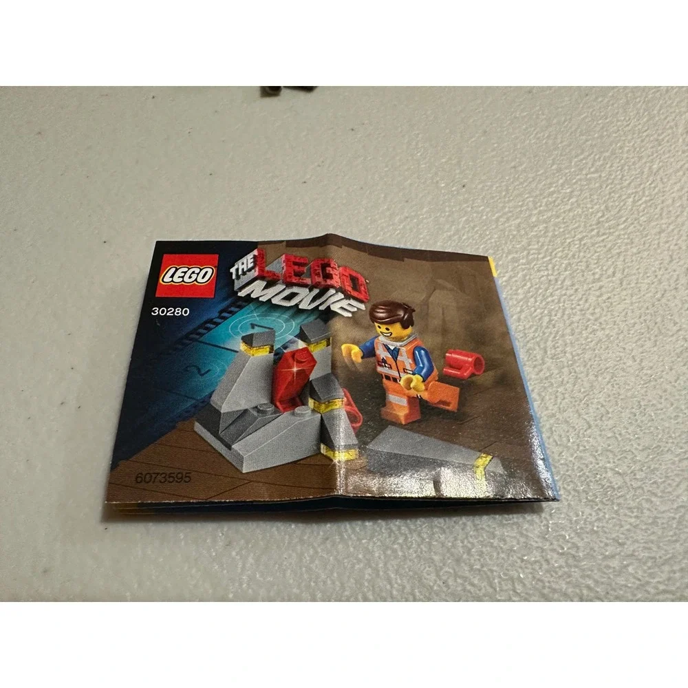 LEGO 30280 The Piece of Resistance Complete Emmet w/ Instructions LEGO Movie